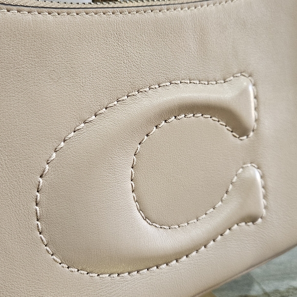 Coach Cream Shoulder Bag - Picture 6 of 10
